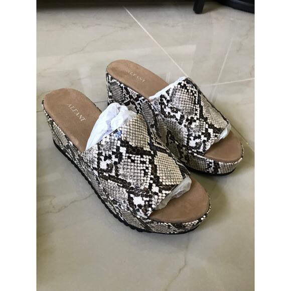 new ALFANI Jazzieep snakeskin embossed step n flex slide wedge platform sandals - Picture 2 of 3
